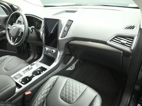 Certified 2024 Ford Edge Titanium image 29