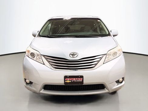 Used 2015 Toyota Sienna XLE Premium image 3