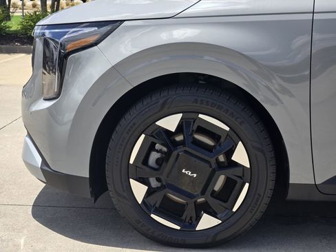 New 2026 Kia Carnival EX FWD image 5