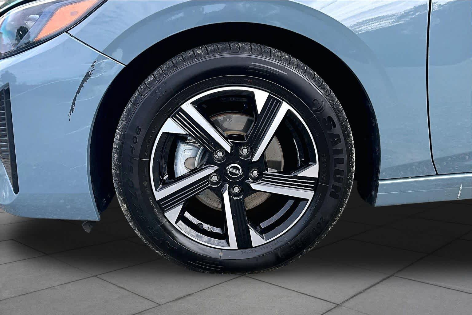 Used 2024 Nissan Sentra SV FWD image 11