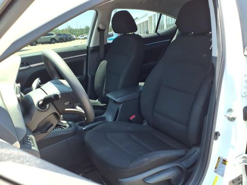 Used 2020 Hyundai Elantra SEL w/ Cargo Package (C1) FWD image 2