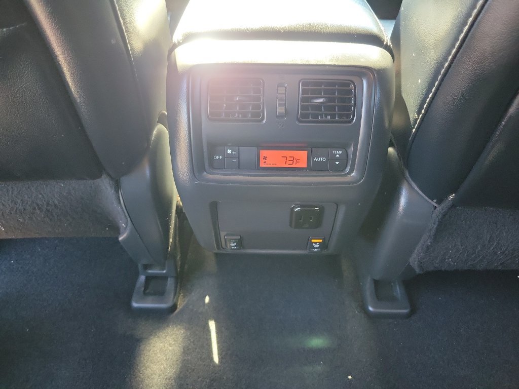 Used 2017 Nissan Pathfinder SL AWD/4WD image 14