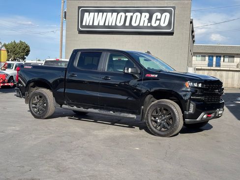 Used 2020 Chevrolet Silverado 1500 LT Trail Boss w/ Midnight Edition AWD/4WD image 1