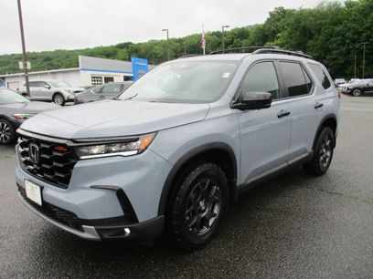 Certified 2025 Honda Pilot TrailSport