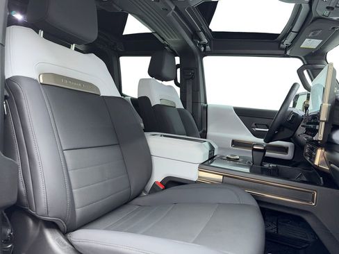 Used 2025 GMC Hummer EV 2X image 55