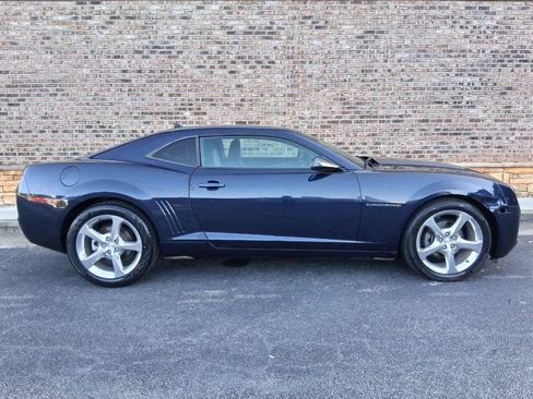 Used 2011 Chevrolet Camaro LS RWD image 6