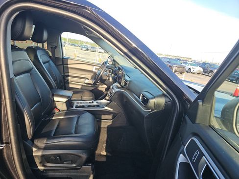 Used 2023 Ford Explorer XLT w/ Equipment Group 202A image 10