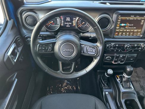 Used 2022 Jeep Gladiator Sport AWD/4WD image 15