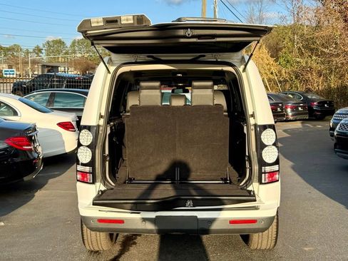 Used 2015 Land Rover LR4 HSE image 11