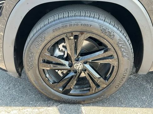 Certified 2026 Volkswagen Atlas Cross Sport SEL R-Line AWD/4WD image 9