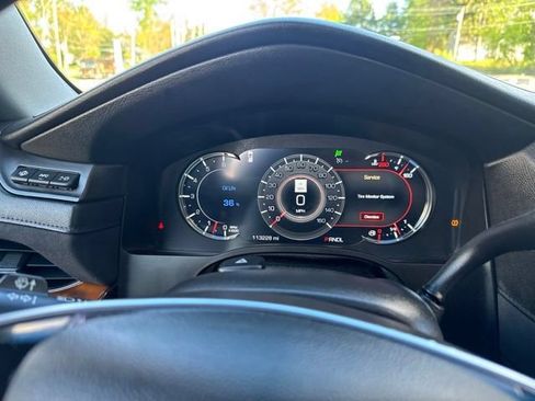 Used 2018 Cadillac Escalade Luxury AWD/4WD image 26