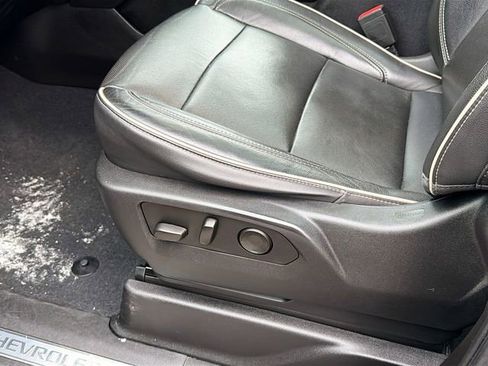 Used 2021 Chevrolet Tahoe Premier w/ Premium Package image 19