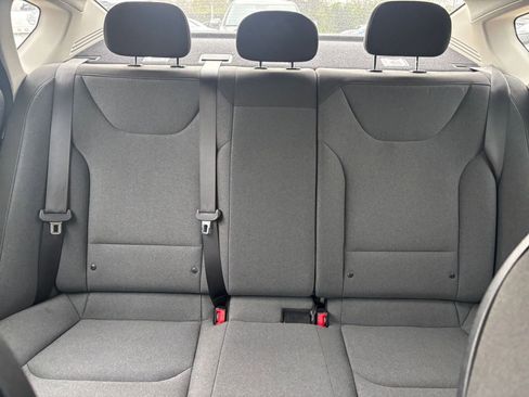 Used 2025 Kia K4 LXS image 37