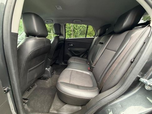 Used 2018 Chevrolet Trax LT w/ LT Convenience Package AWD/4WD image 21