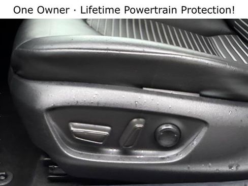 Used 2023 Toyota Camry SE image 15