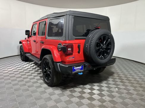 Used 2022 Jeep Wrangler Unlimited Sahara w/ Cold Weather Group AWD/4WD image 6