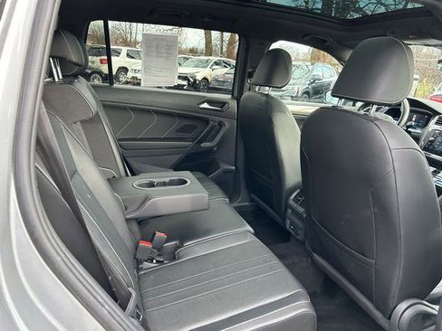 Used 2022 Volkswagen Tiguan SE R-Line AWD/4WD image 24