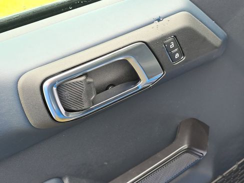 Used 2024 Ford Bronco Outer Banks image 13