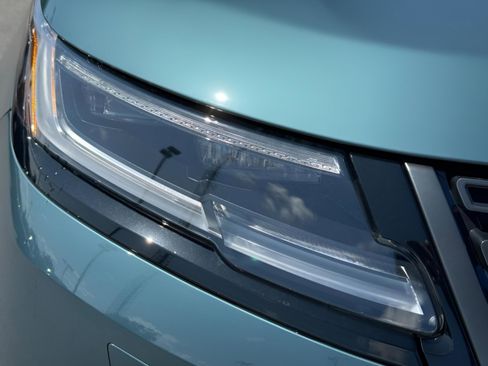 Used 2026 Land Rover Range Rover Velar Dynamic SE image 9