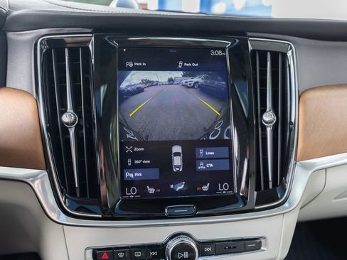 Used 2017 Volvo S90 T6 Inscription w/ Vision Package image 34