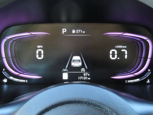 Certified 2025 Kia Soul LX w/ LX Technology Package FWD image 19