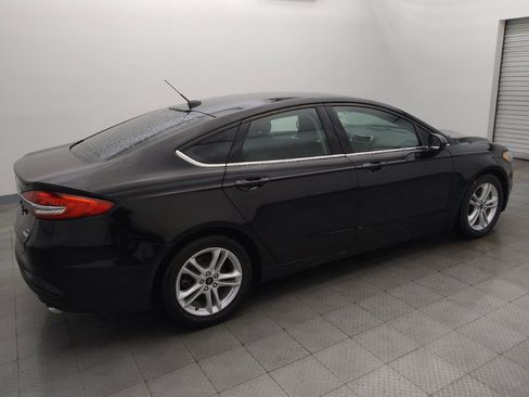 Used 2018 Ford Fusion SE w/ Fusion SE Technology Package FWD image 10