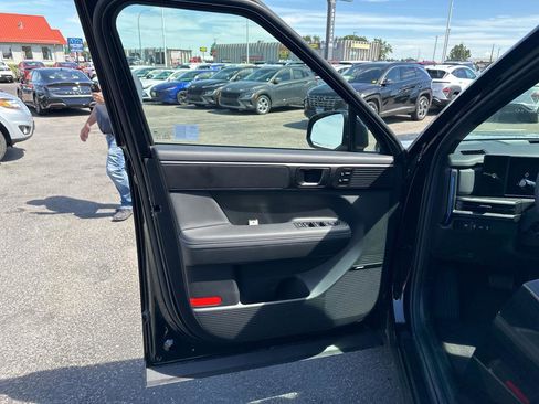 New 2024 Hyundai Santa Fe Calligraphy AWD/4WD image 9