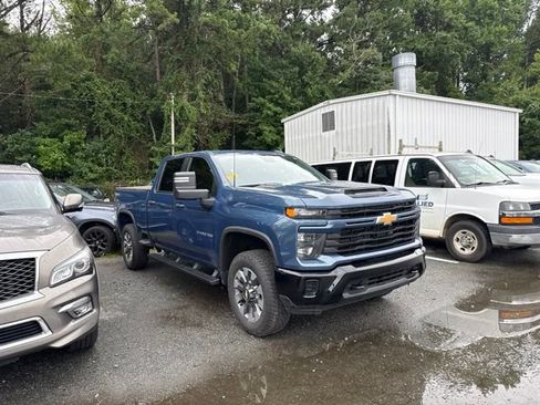 Used 2025 Chevrolet Silverado 2500 Custom AWD/4WD image 11