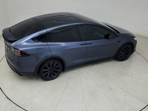 Used 2022 Tesla Model X image 81