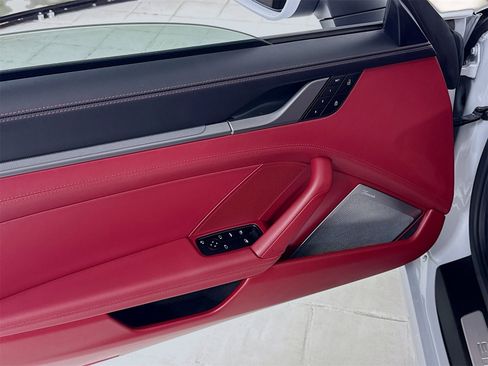 Used 2024 Porsche 911 Carrera 4S image 15