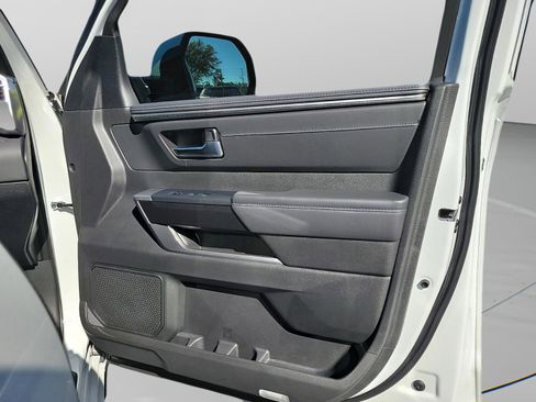 New 2025 Toyota Tundra Platinum image 30