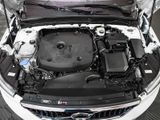 Used 2022 Volvo XC40 T5 Inscription w/ Climate Package image 4