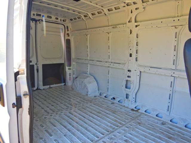 Used 2025 RAM ProMaster 2500 w/ Convenience Group FWD image 16