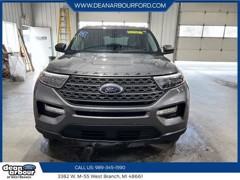 Used 2021 Ford Explorer XLT w/ Equipment Group 202A AWD/4WD image 2
