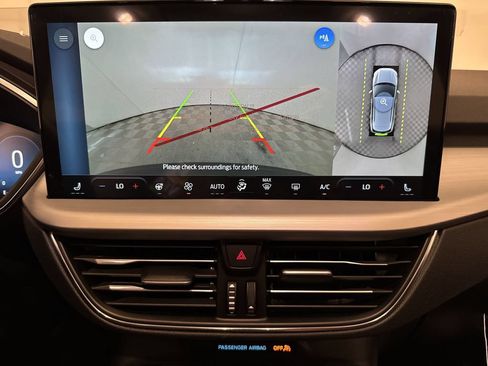 New 2025 Ford Escape SE w/ PHEV Premium Package FWD image 15