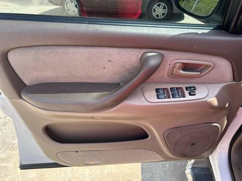 Used 2003 Toyota Sequoia SR5 RWD image 6