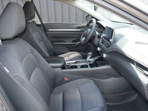 Used 2022 Nissan Altima 2.5 SV w/ SV Premium Package AWD/4WD image 23
