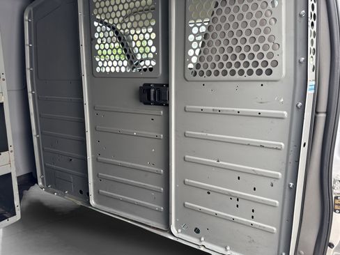 Used 2018 Chevrolet Express 2500 image 11