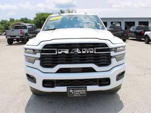 Used 2026 RAM 2500 Big Horn AWD/4WD image 2