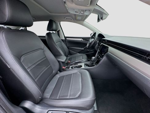 Used 2022 Volkswagen Passat 2.0T SE image 20