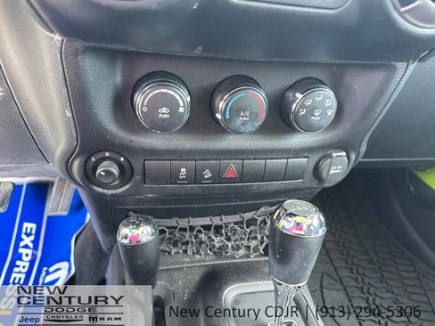 Used 2013 Jeep Wrangler Unlimited Sport AWD/4WD image 9