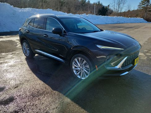 New 2026 Buick Envision Avenir image 9