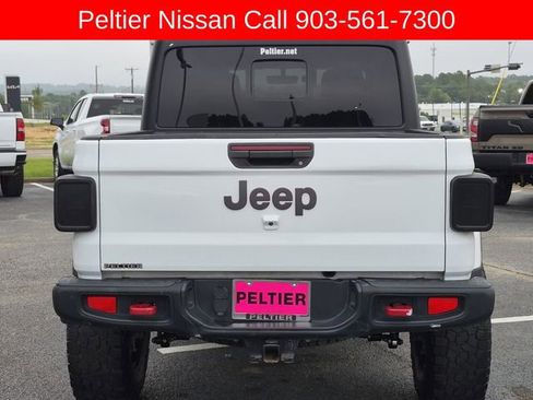 Used 2022 Jeep Gladiator Rubicon w/ Trailer Tow Package AWD/4WD image 5
