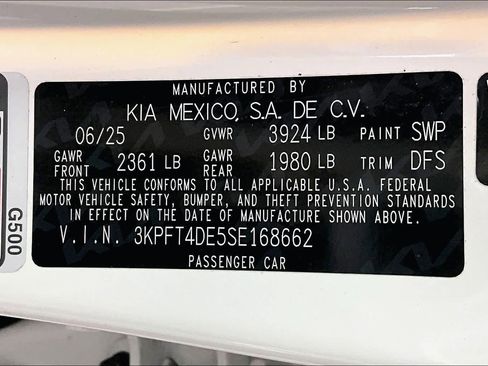 Used 2025 Kia K4 LXS image 32
