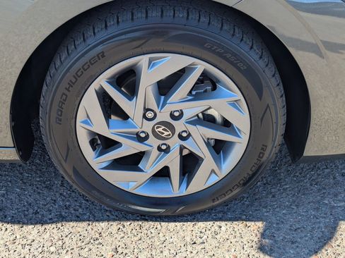 Used 2024 Hyundai Elantra SEL image 10
