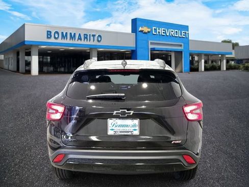 New 2026 Chevrolet Trax RS w/ Sunroof Package FWD image 4