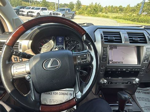 Used 2017 Lexus GX 460 Premium w/ Premium Package AWD/4WD image 29
