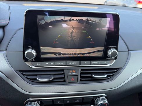 New 2025 Nissan Altima 2.5 SR image 16