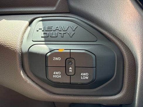 New 2026 RAM 2500 Laramie AWD/4WD image 27