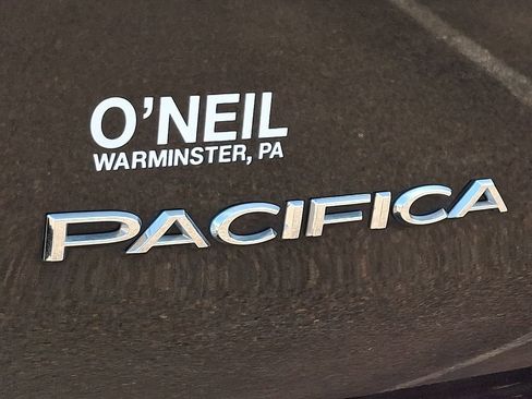 Used 2024 Chrysler Pacifica Touring-L FWD image 31